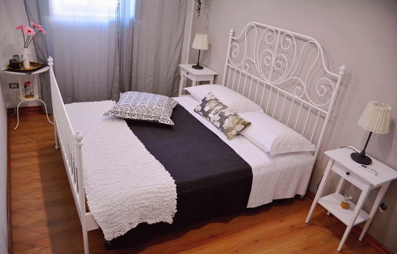 Mia'S Rooms Noto Exterior foto